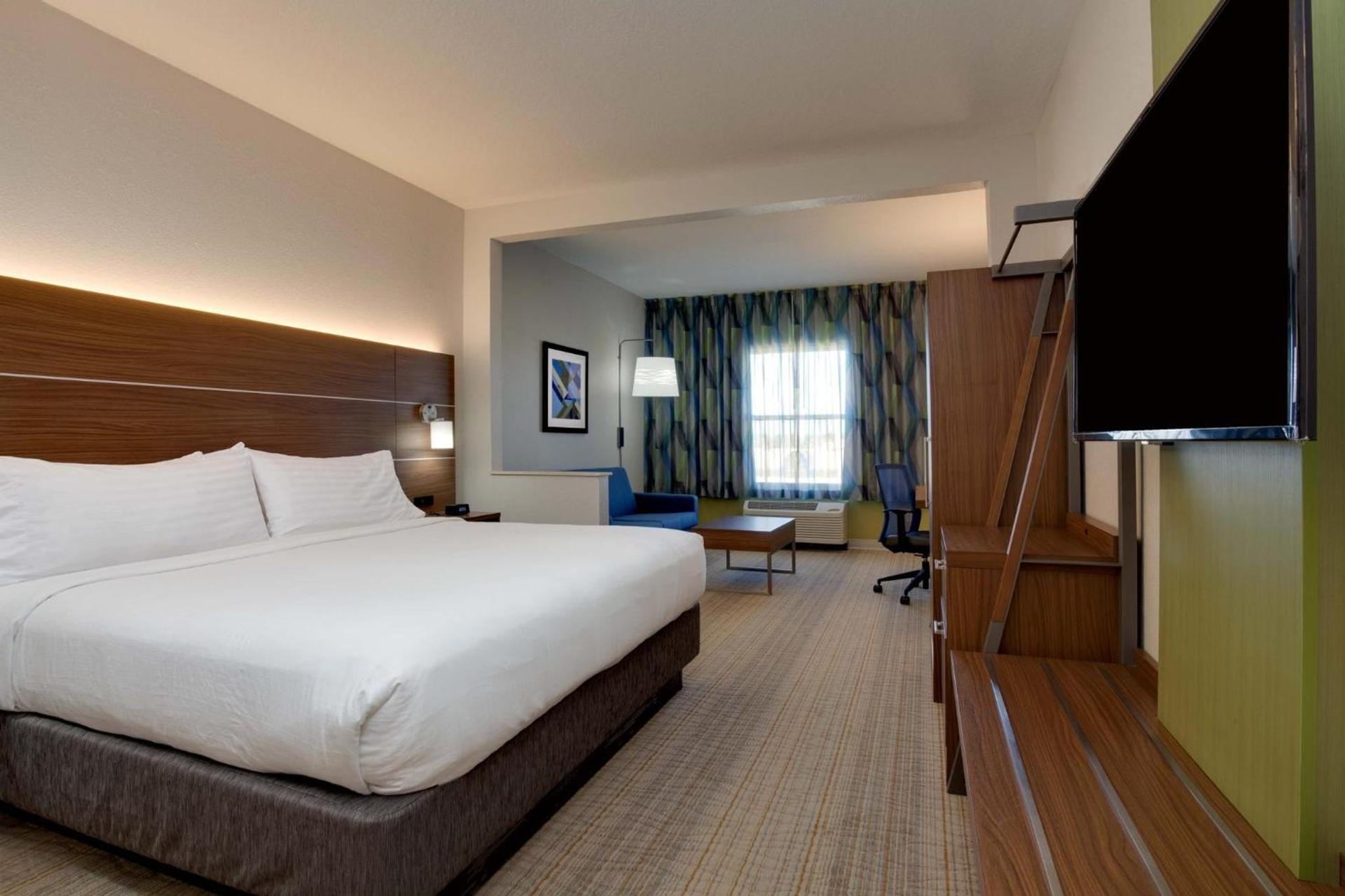 Holiday Inn Express & Suites Orlando International Airport by IHG photo 40