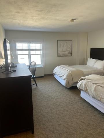 Harbor House Inn photo 8
