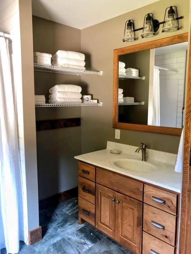 Sojourner's Lodge & Log Cabin Suites photo 10