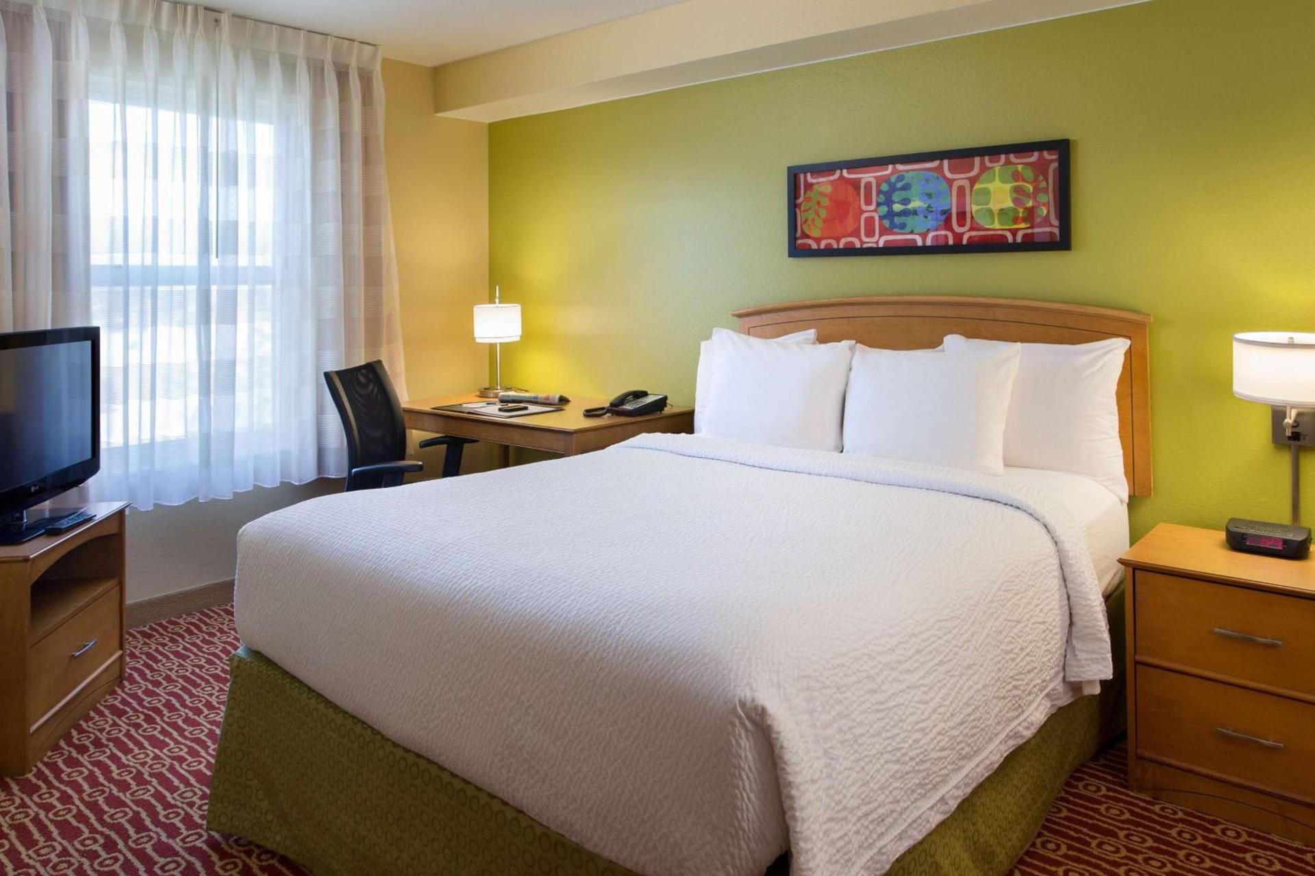 Sonesta Simply Suites Phoenix Scottsdale photo 8