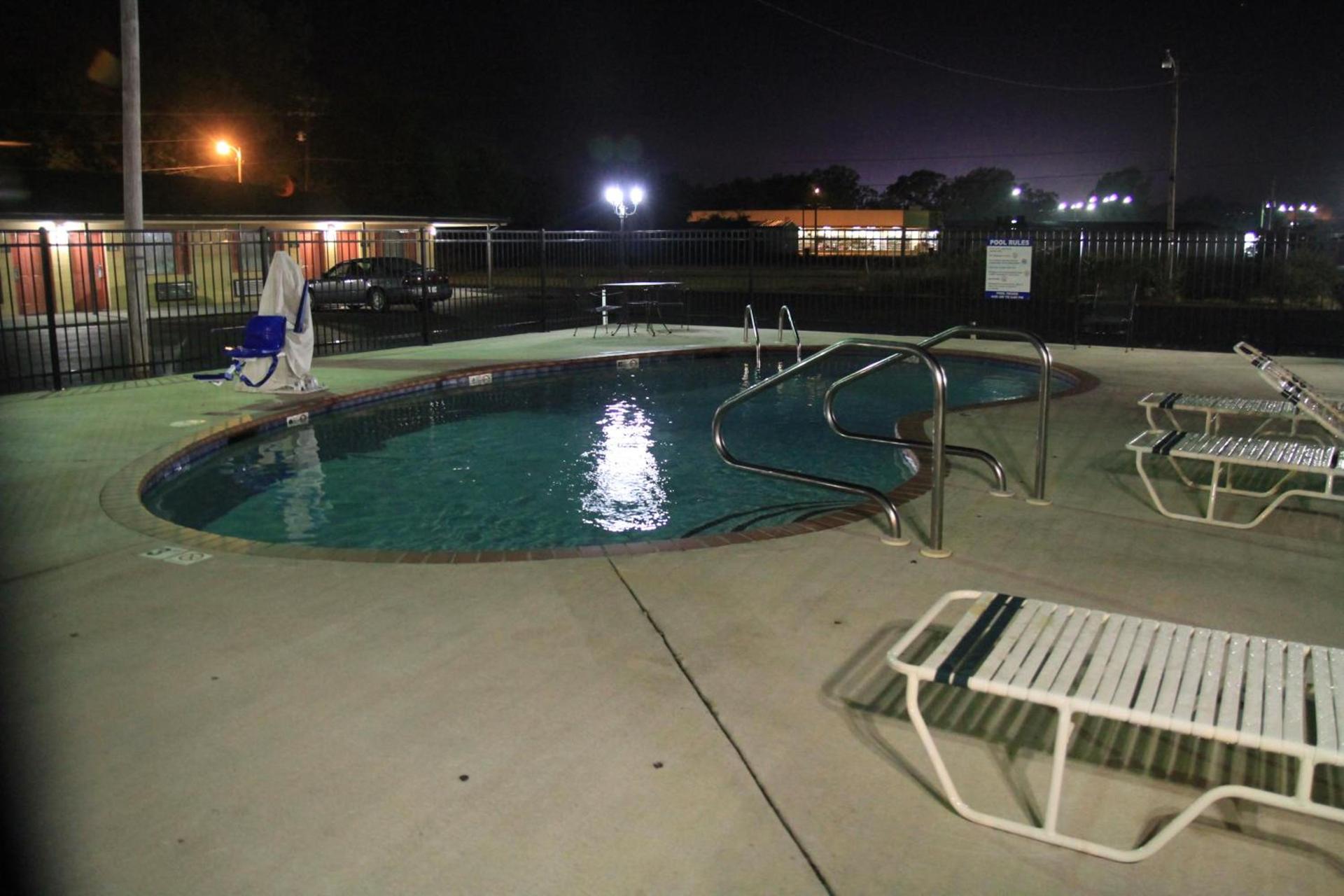 Holiday Terrace Motel photo 6