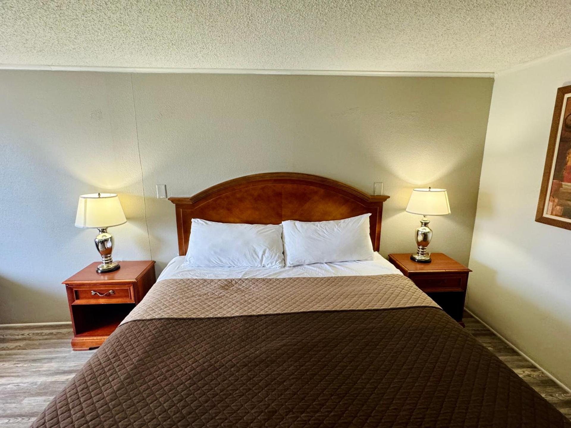 Knights Inn Bridgeport Frankenmuth photo 8