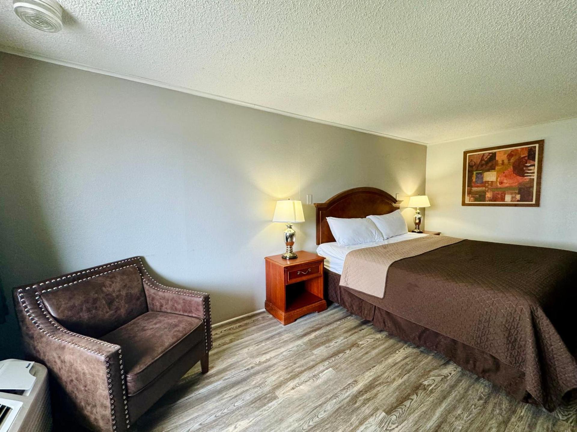 Knights Inn Bridgeport Frankenmuth photo 12