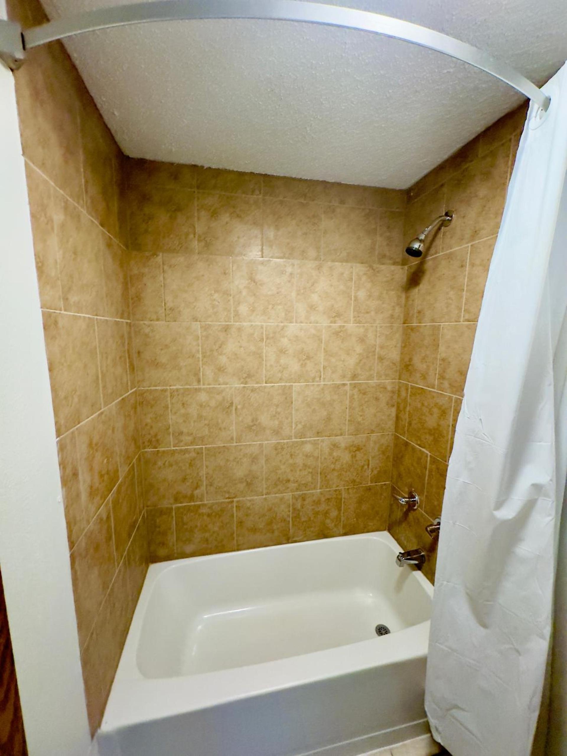 Knights Inn Bridgeport Frankenmuth photo 14