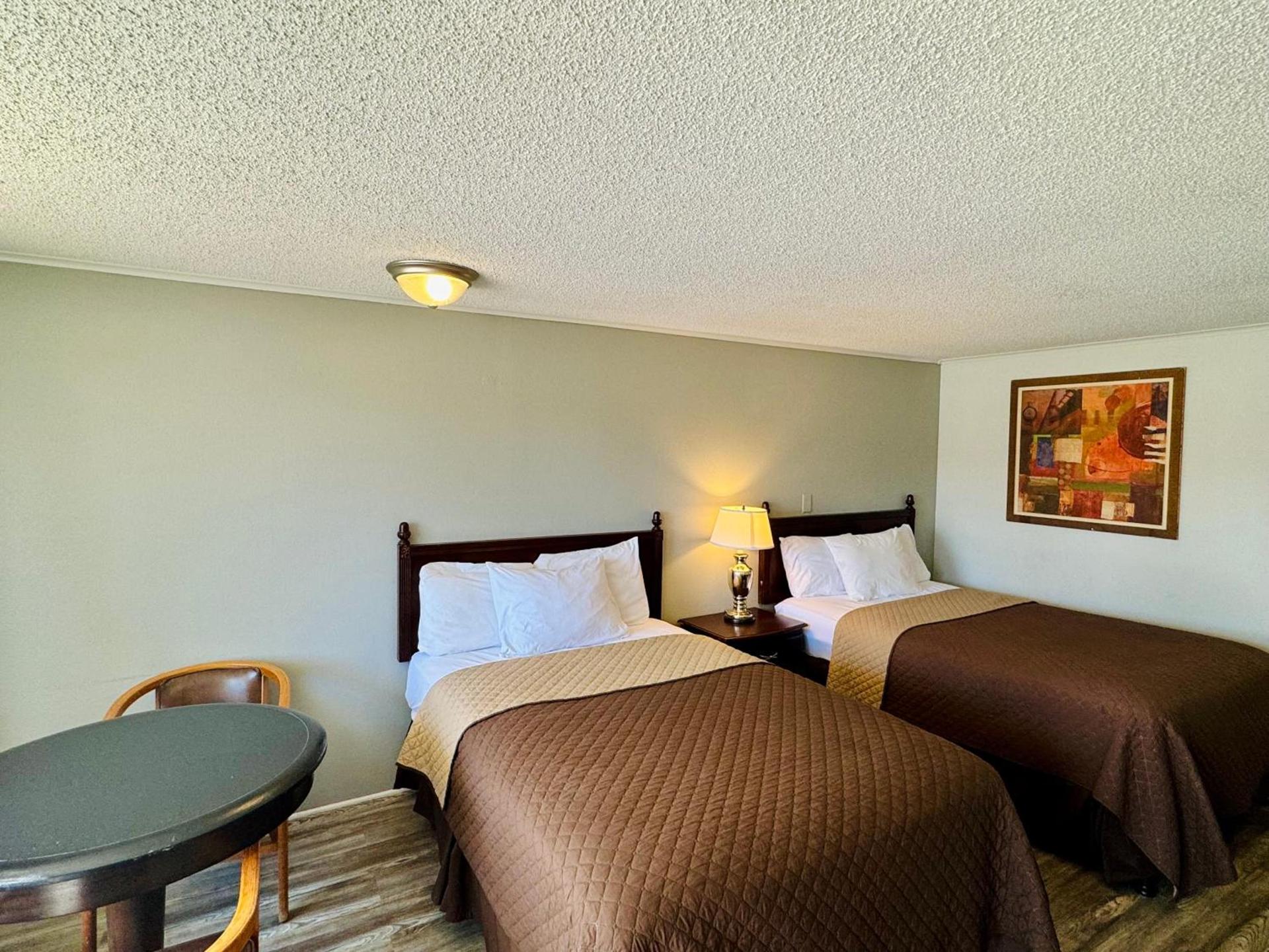 Knights Inn Bridgeport Frankenmuth photo 32