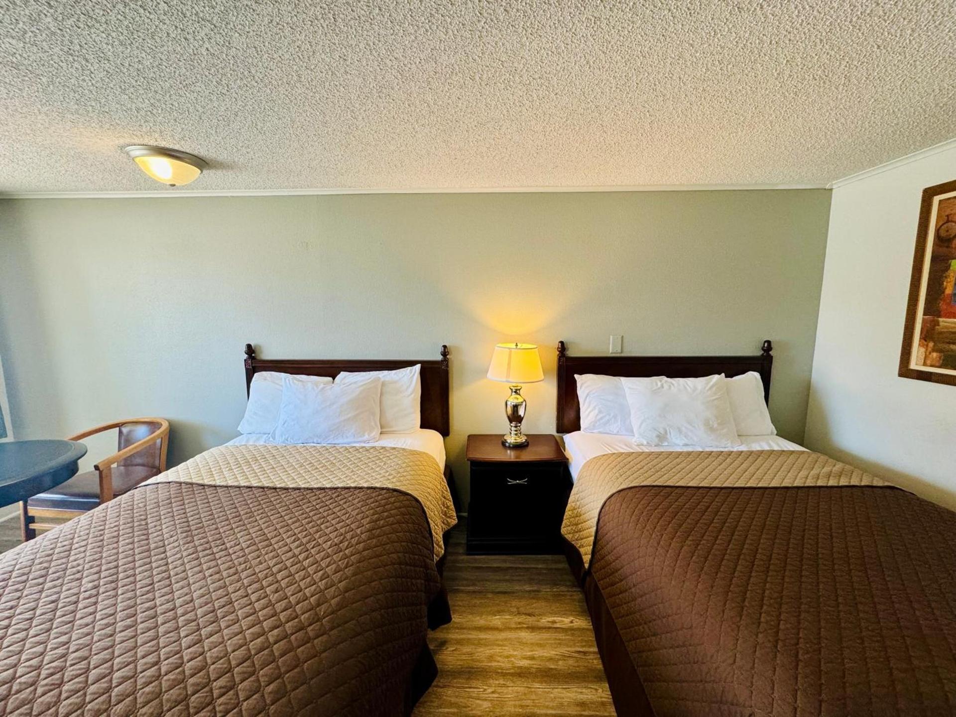 Knights Inn Bridgeport Frankenmuth photo 30