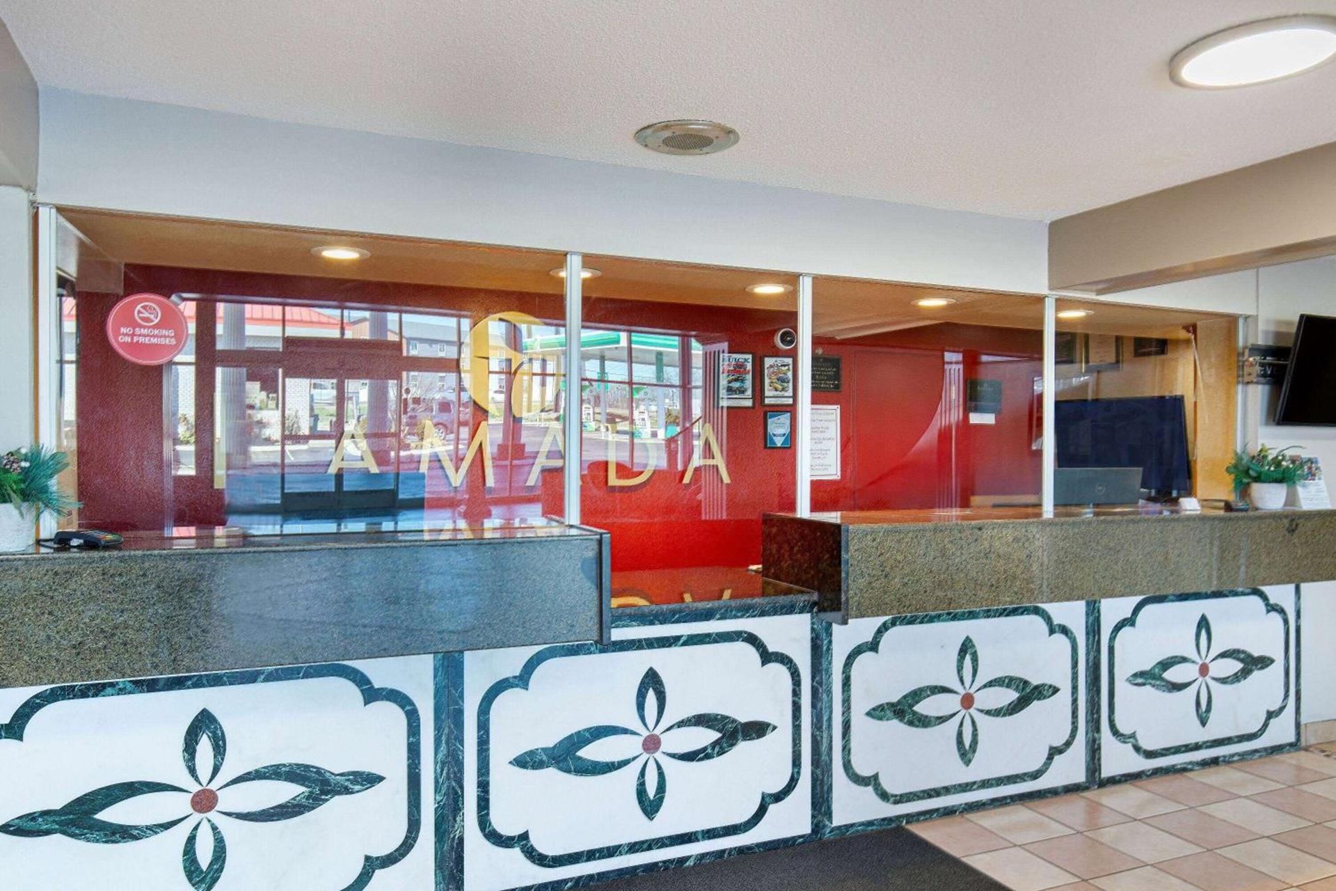 Ramada by Wyndham Bowling Green photo 4