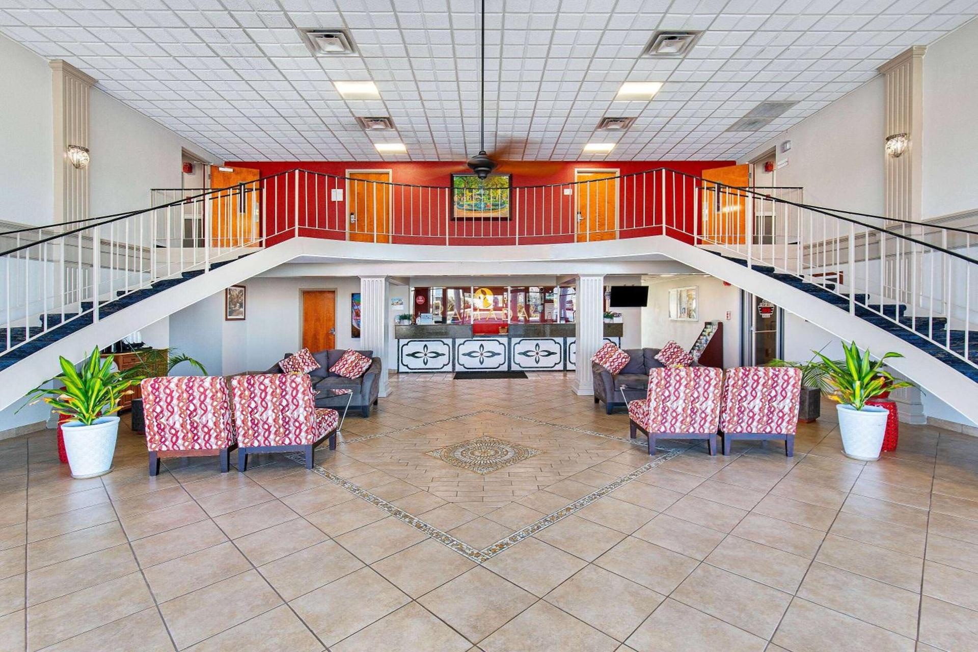 Ramada by Wyndham Bowling Green photo 6