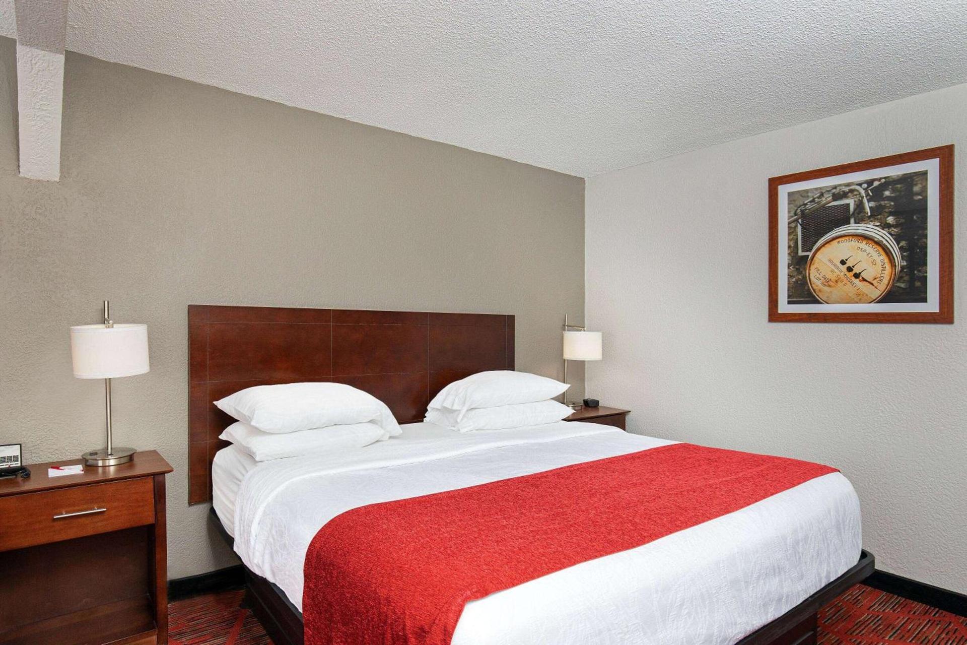 Ramada by Wyndham Bowling Green photo 20