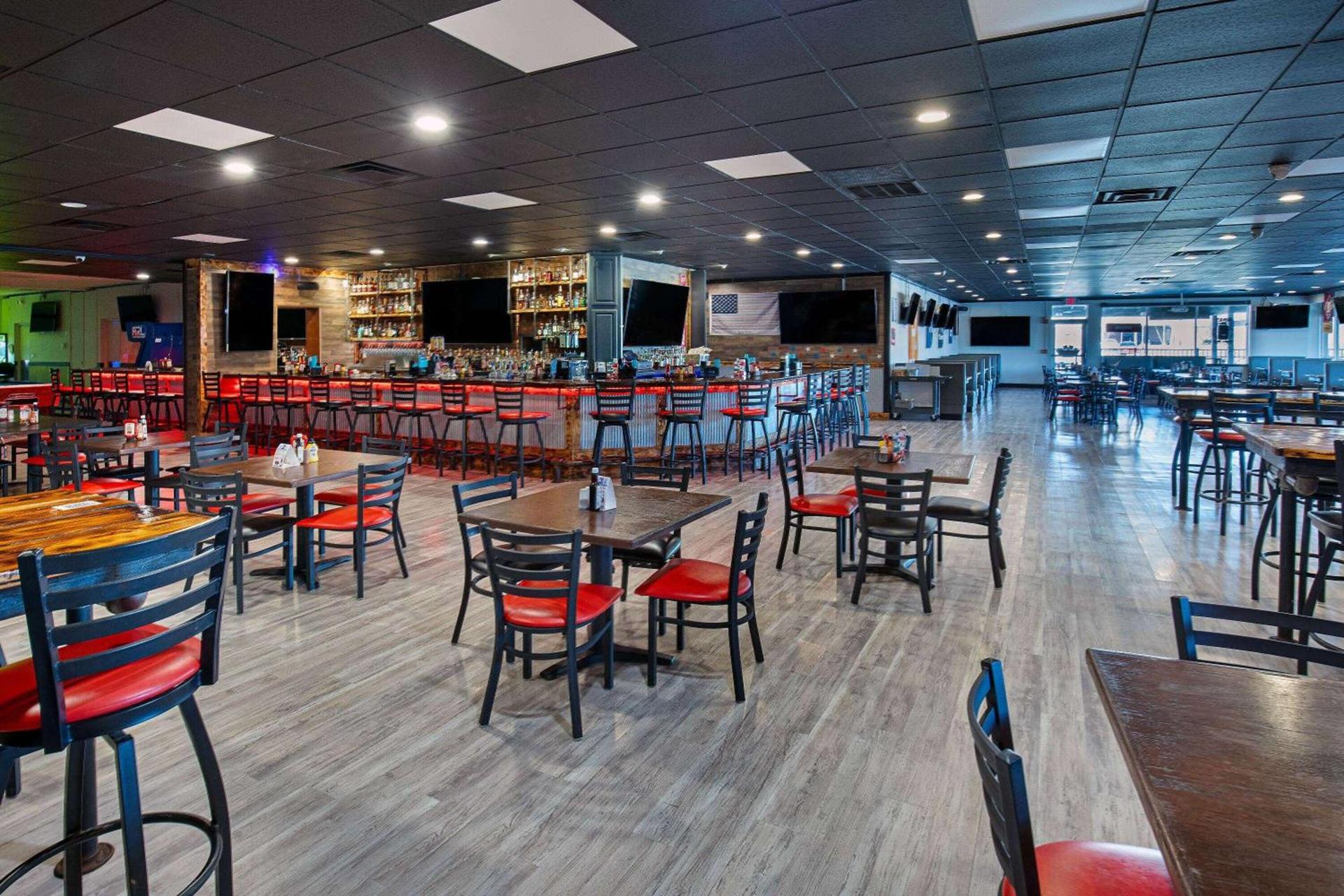 Ramada by Wyndham Bowling Green photo 22
