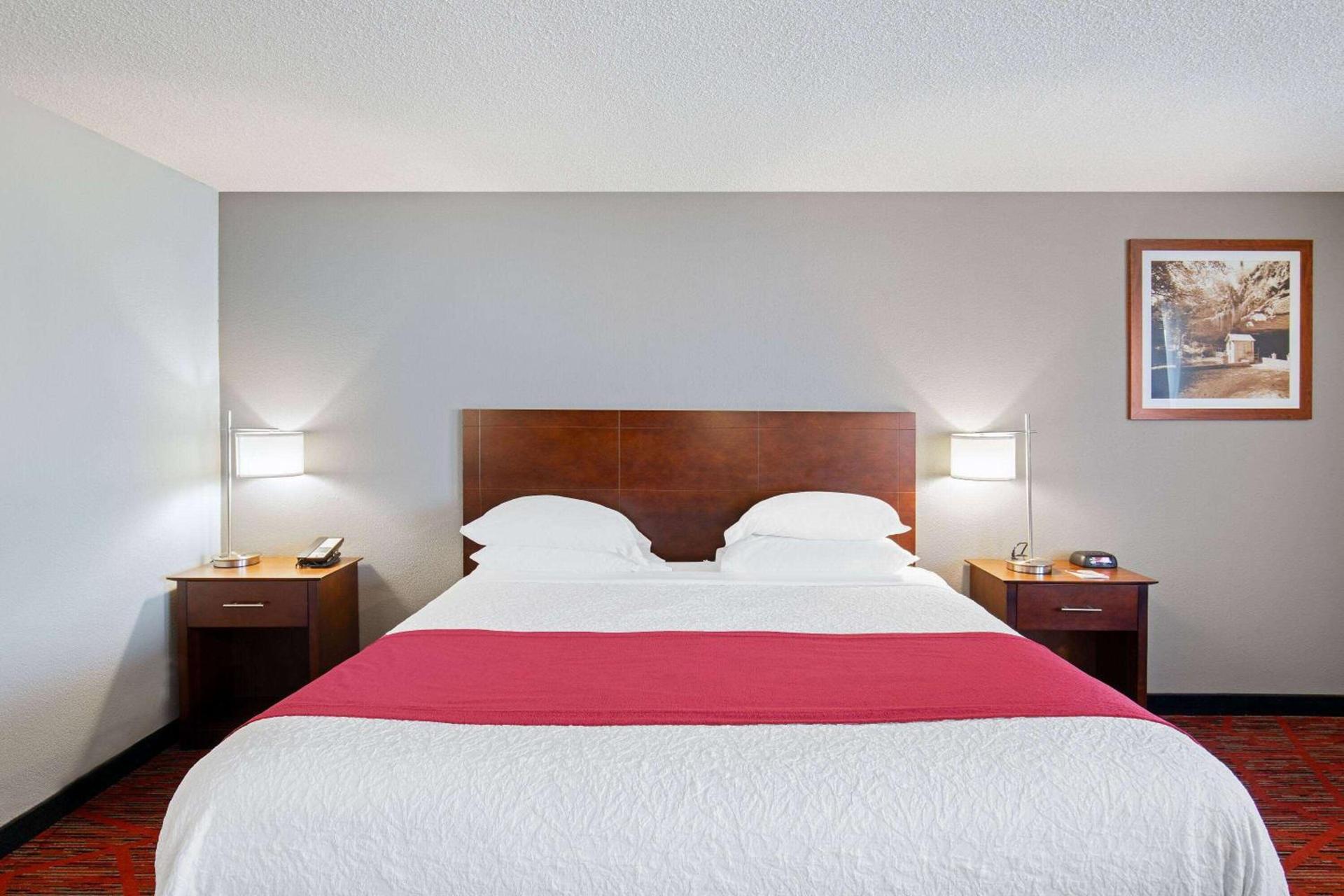 Ramada by Wyndham Bowling Green photo 25