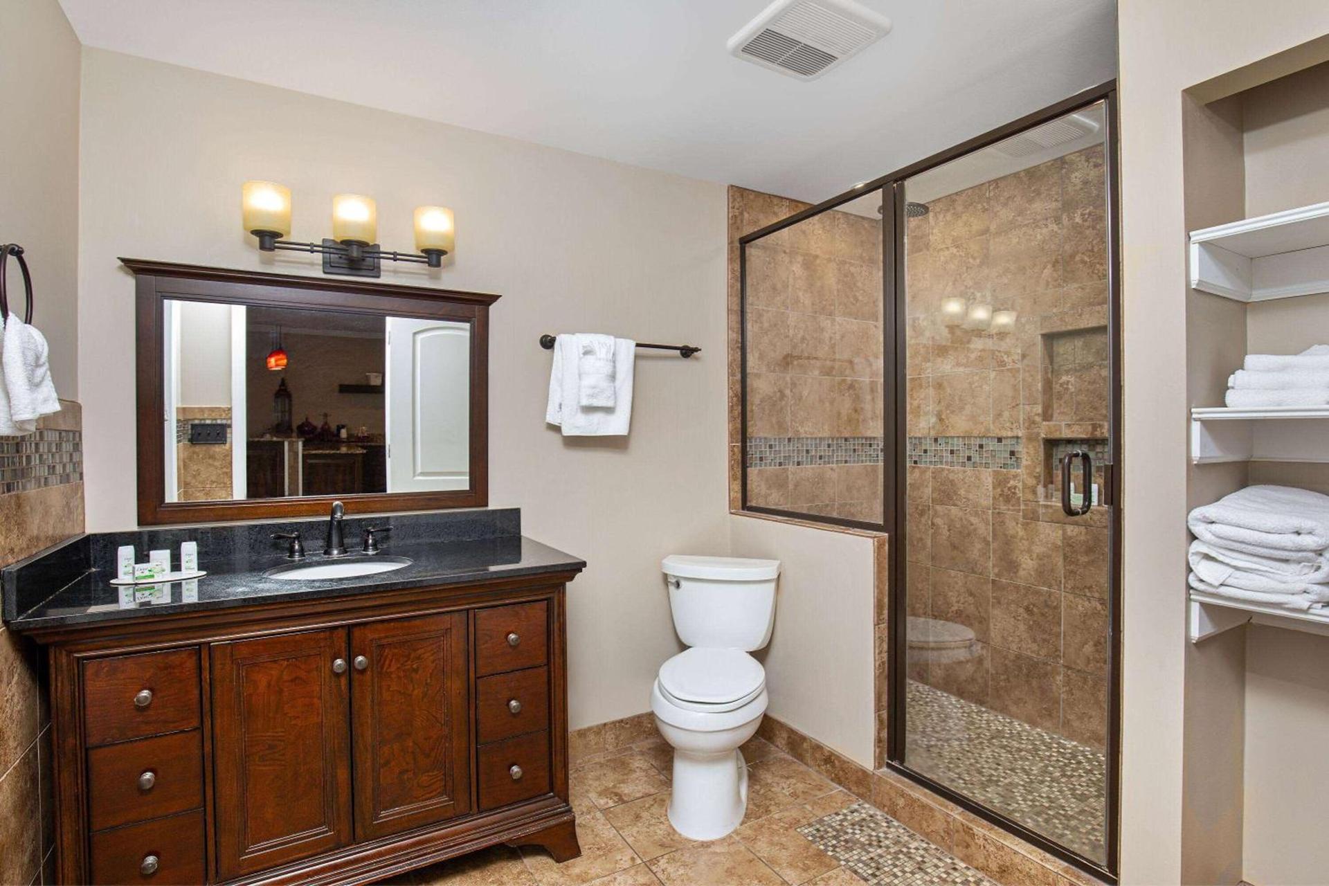 Ramada by Wyndham Bowling Green photo 30