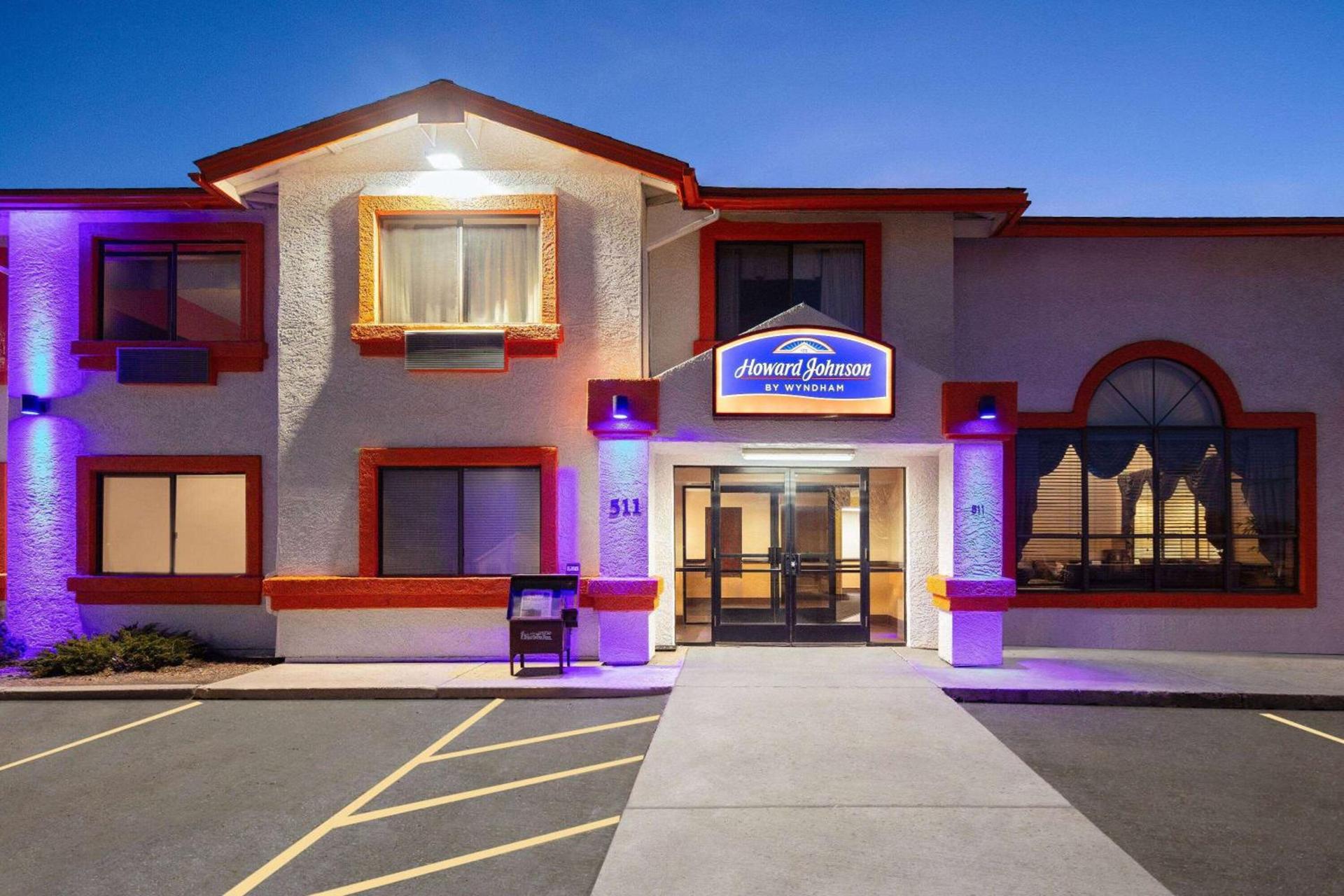 Howard Johnson by Wyndham Williams photo 5