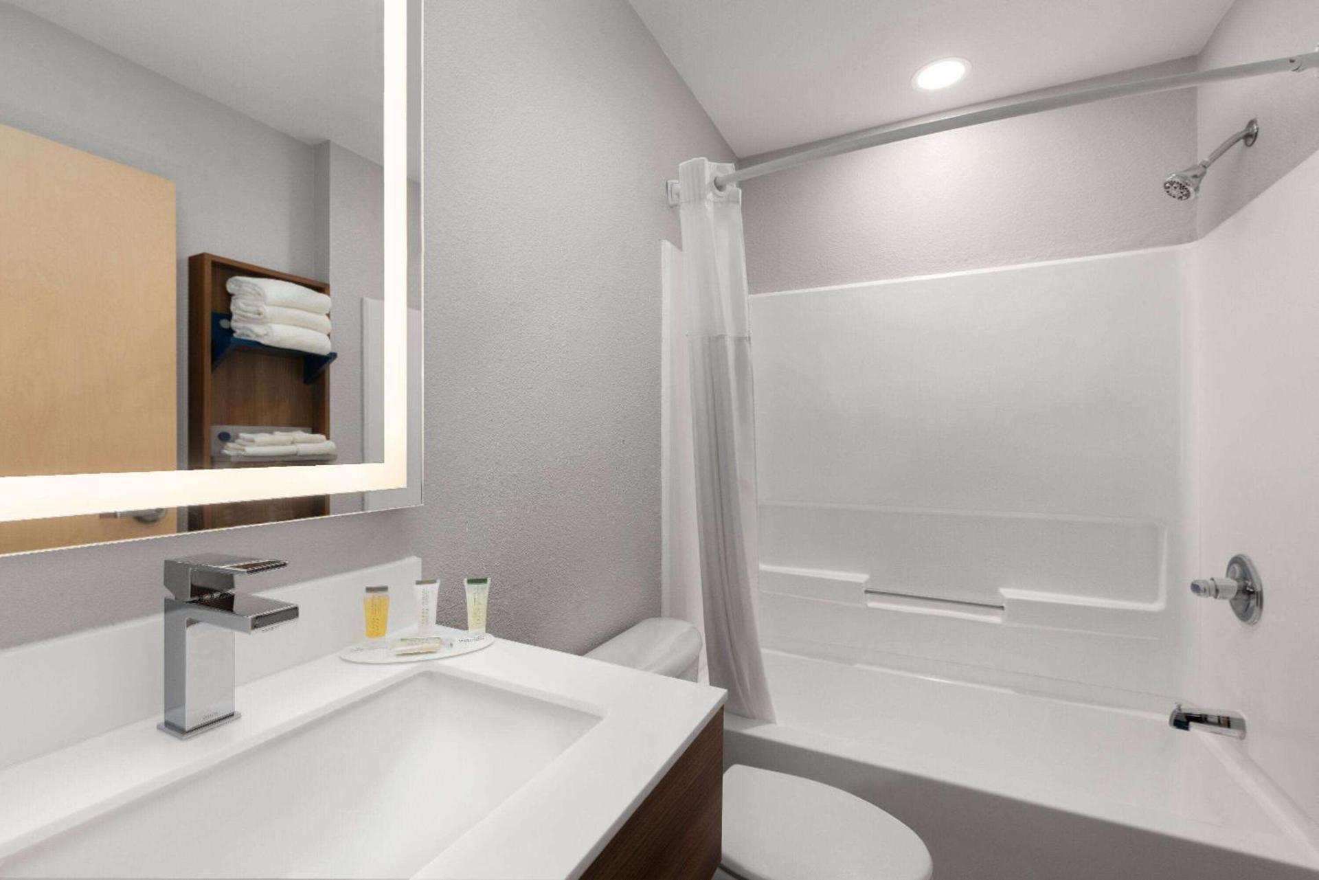 Microtel Inn and Suites Independence photo 14