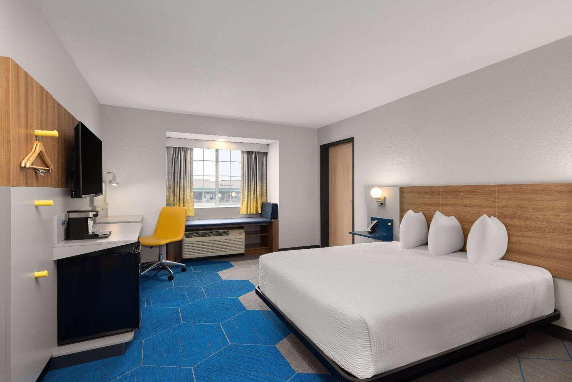 Microtel Inn and Suites Independence photo 21