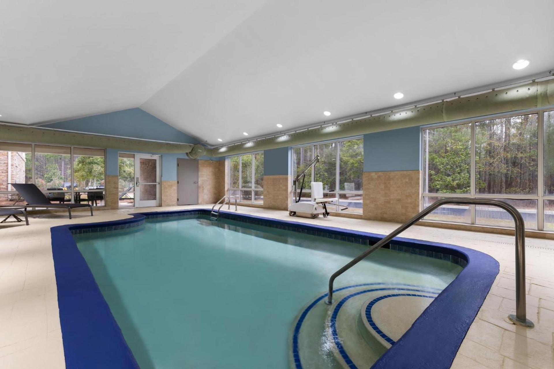 Holiday Inn Express Savannah Airport by IHG photo 42