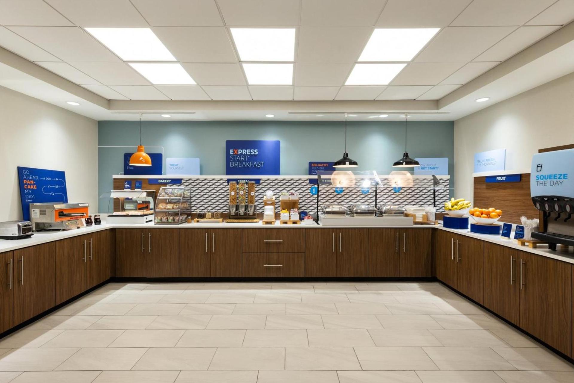 Holiday Inn Express Savannah Airport by IHG photo 34