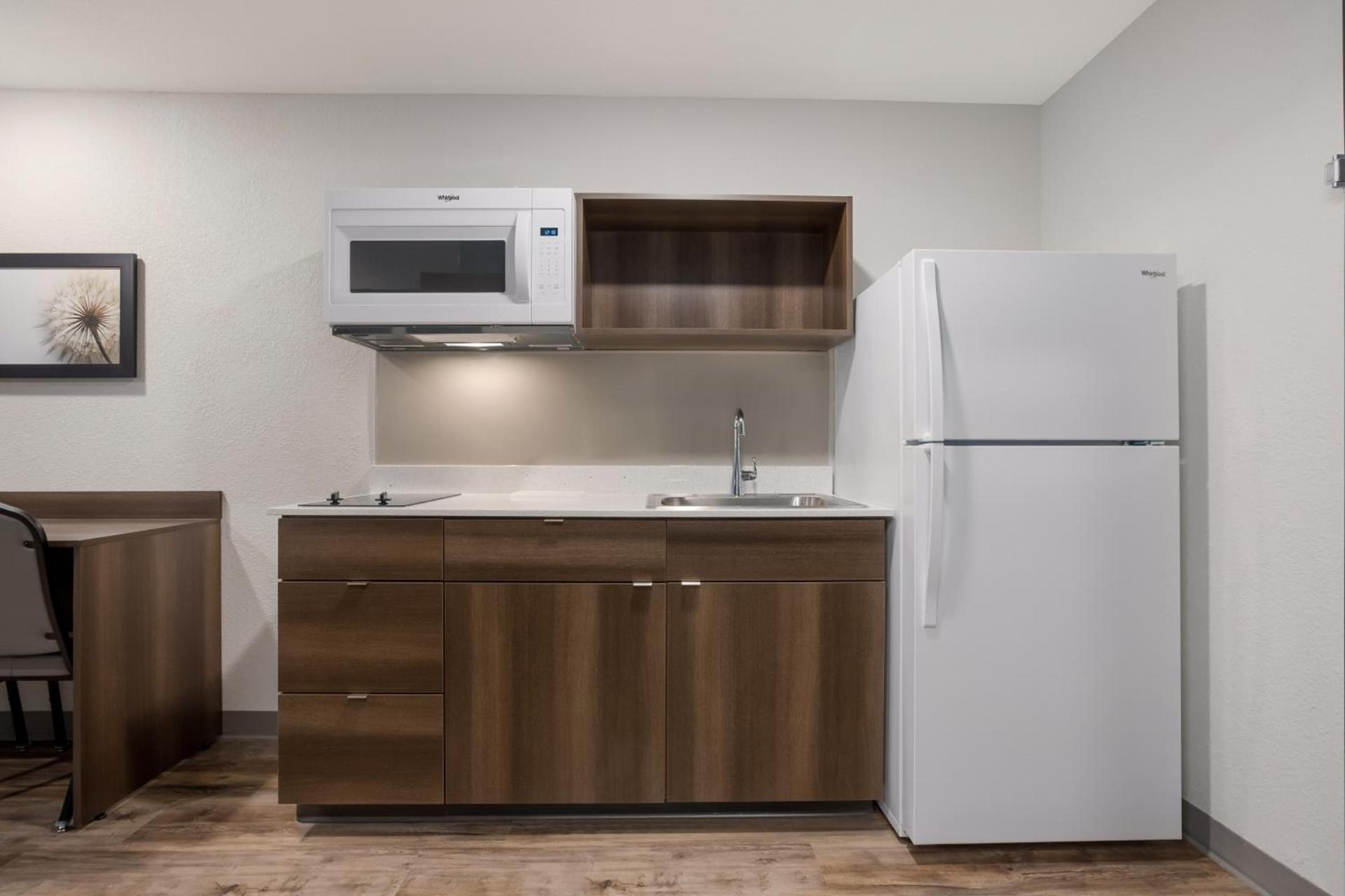 WoodSpring Suites Corona photo 28