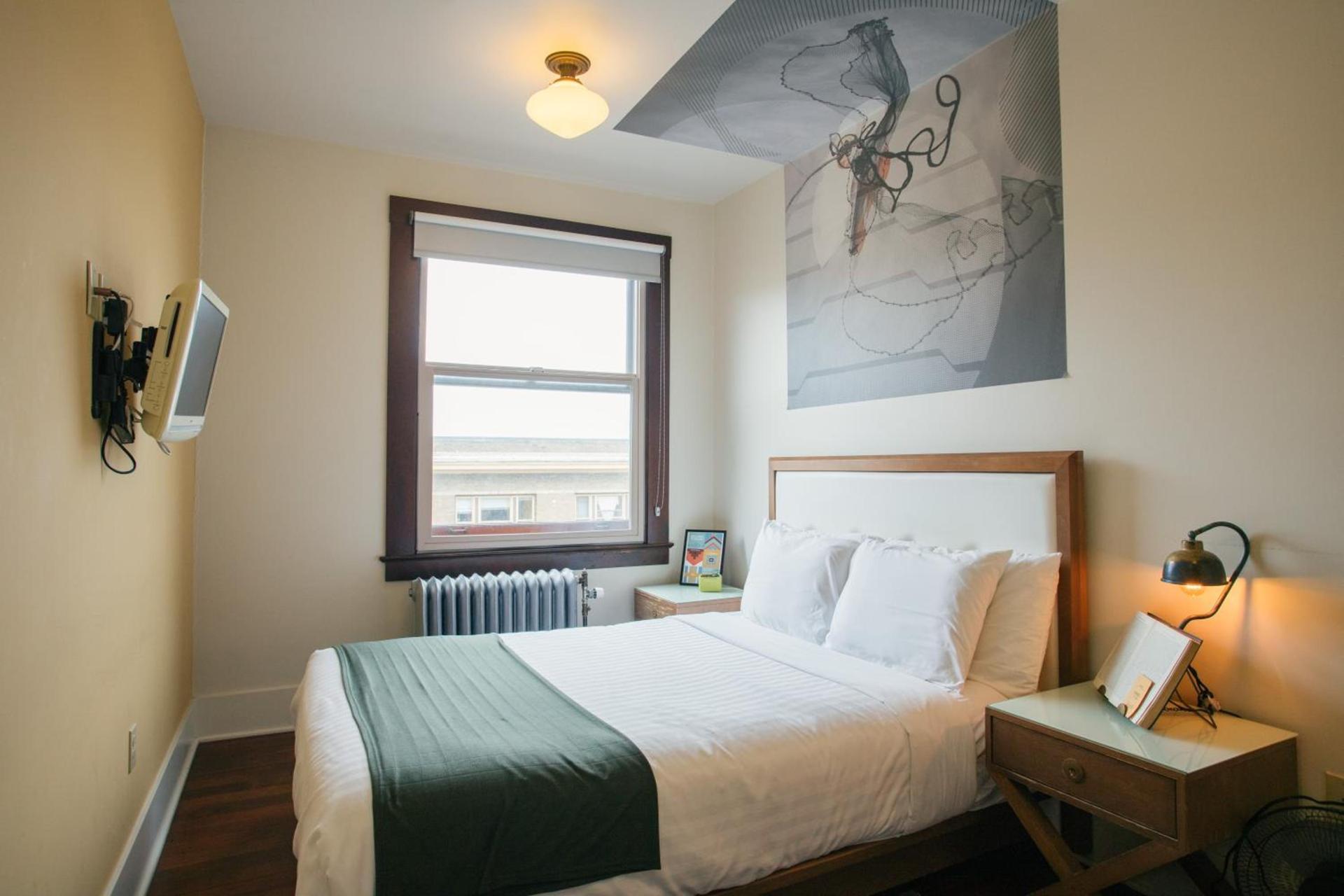 Commodore Hotel photo 9