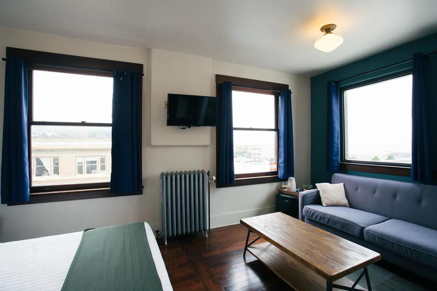 Commodore Hotel photo 10
