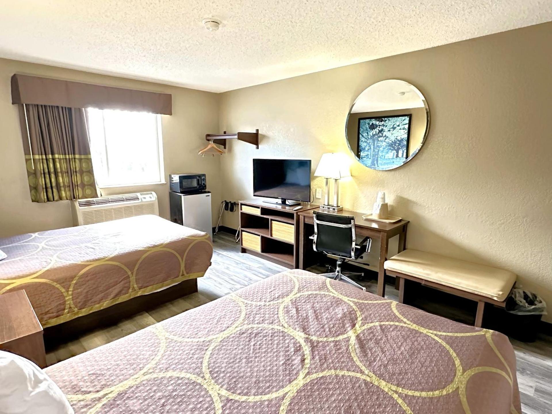 Super 8 by Wyndham Latham - Albany Airport photo 3