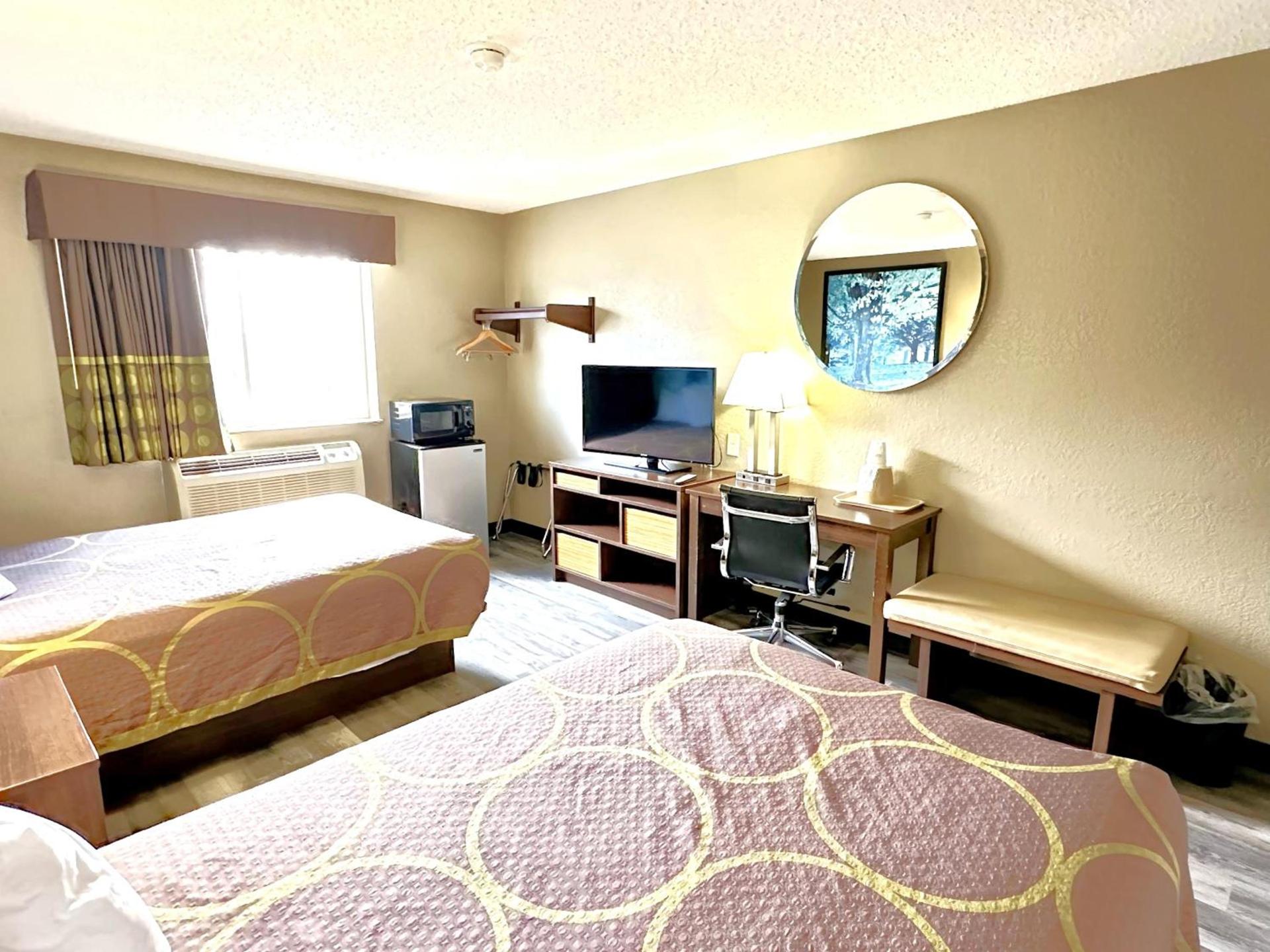 Super 8 by Wyndham Latham - Albany Airport photo 6