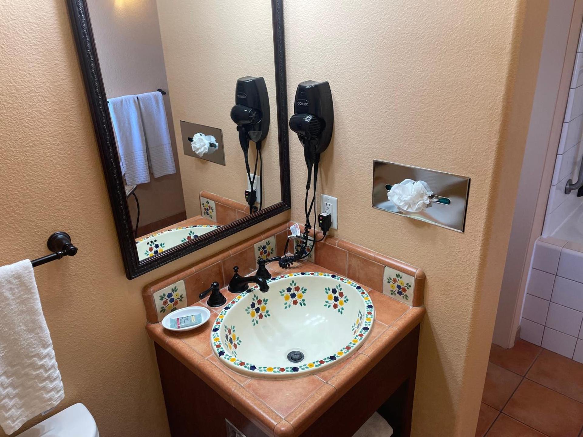 Best Western Rose Garden Inn photo 54