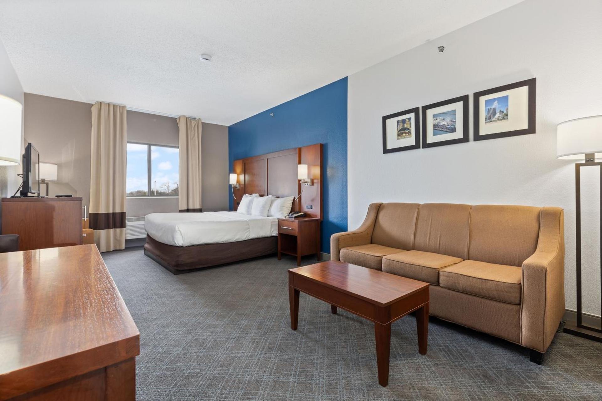 Comfort Suites Lombard - Addison photo 30