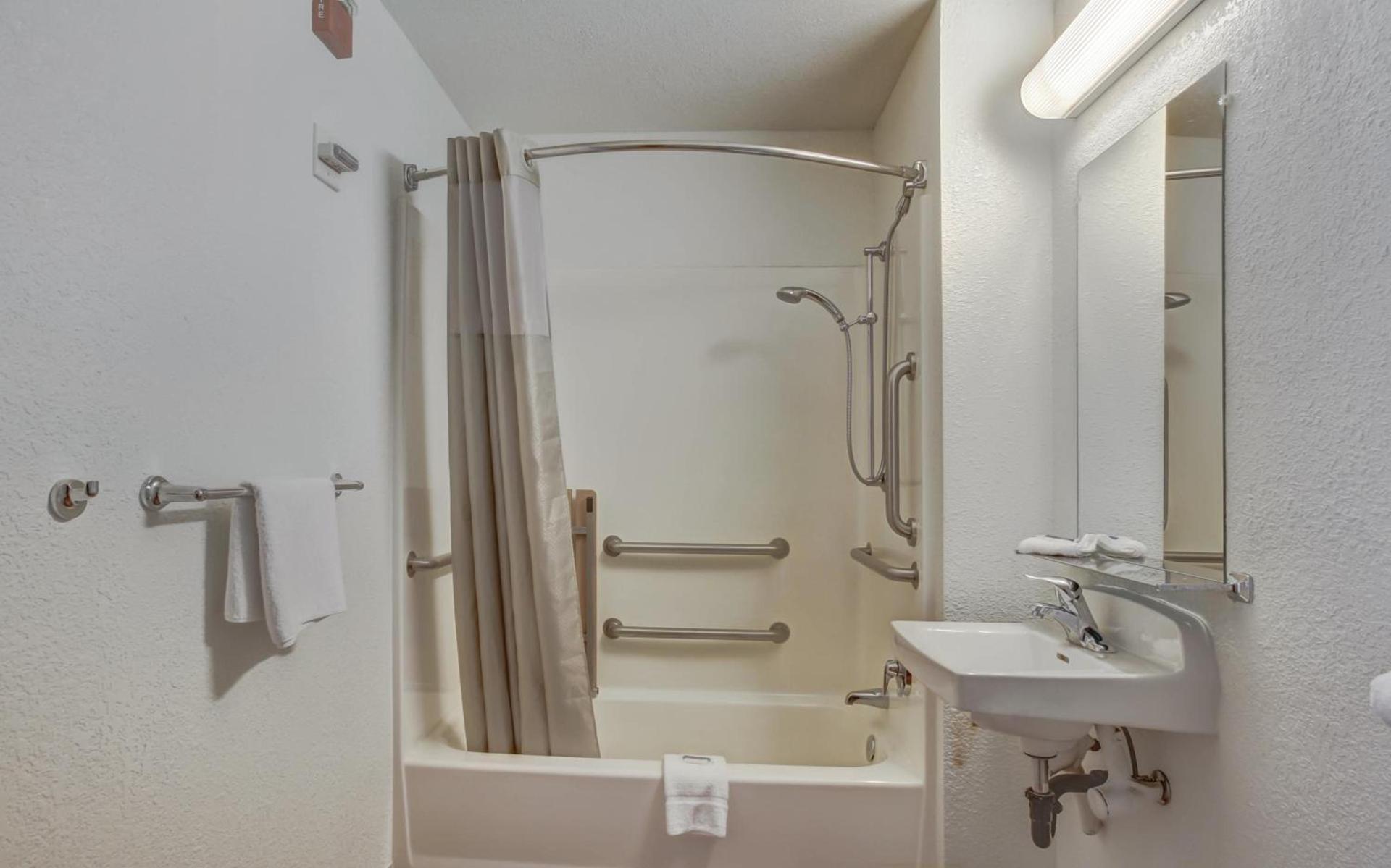 Motel 6-Medford, OR photo 30