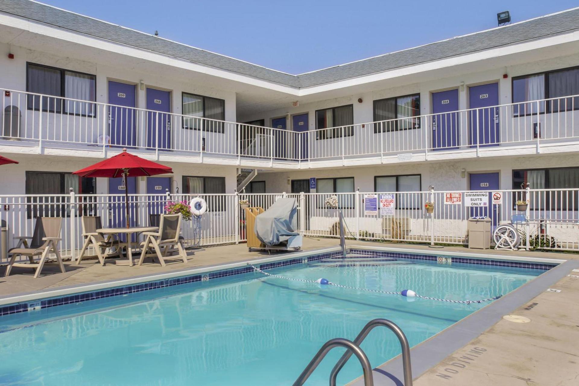 Motel 6-Medford, OR photo 8