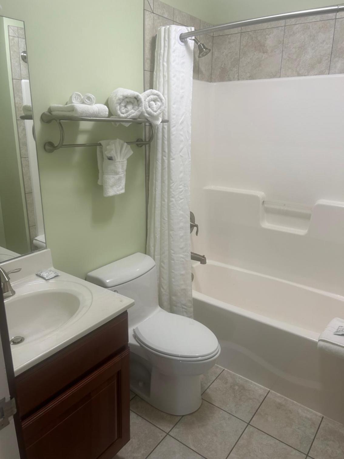 Harbor House Inn photo 3