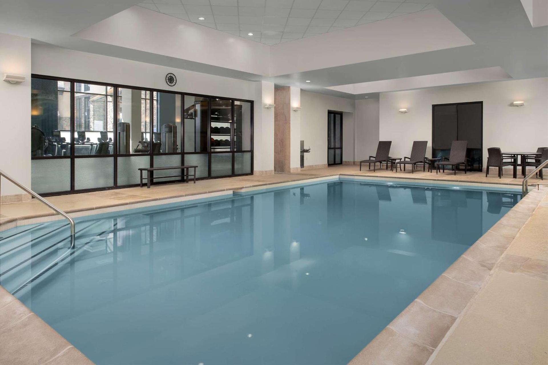 Embassy Suites Springfield photo 8