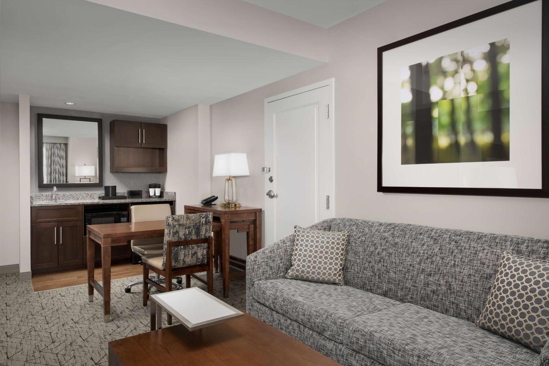 Embassy Suites Springfield photo 21