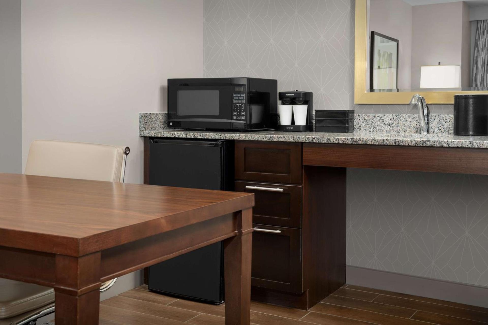 Embassy Suites Springfield photo 27