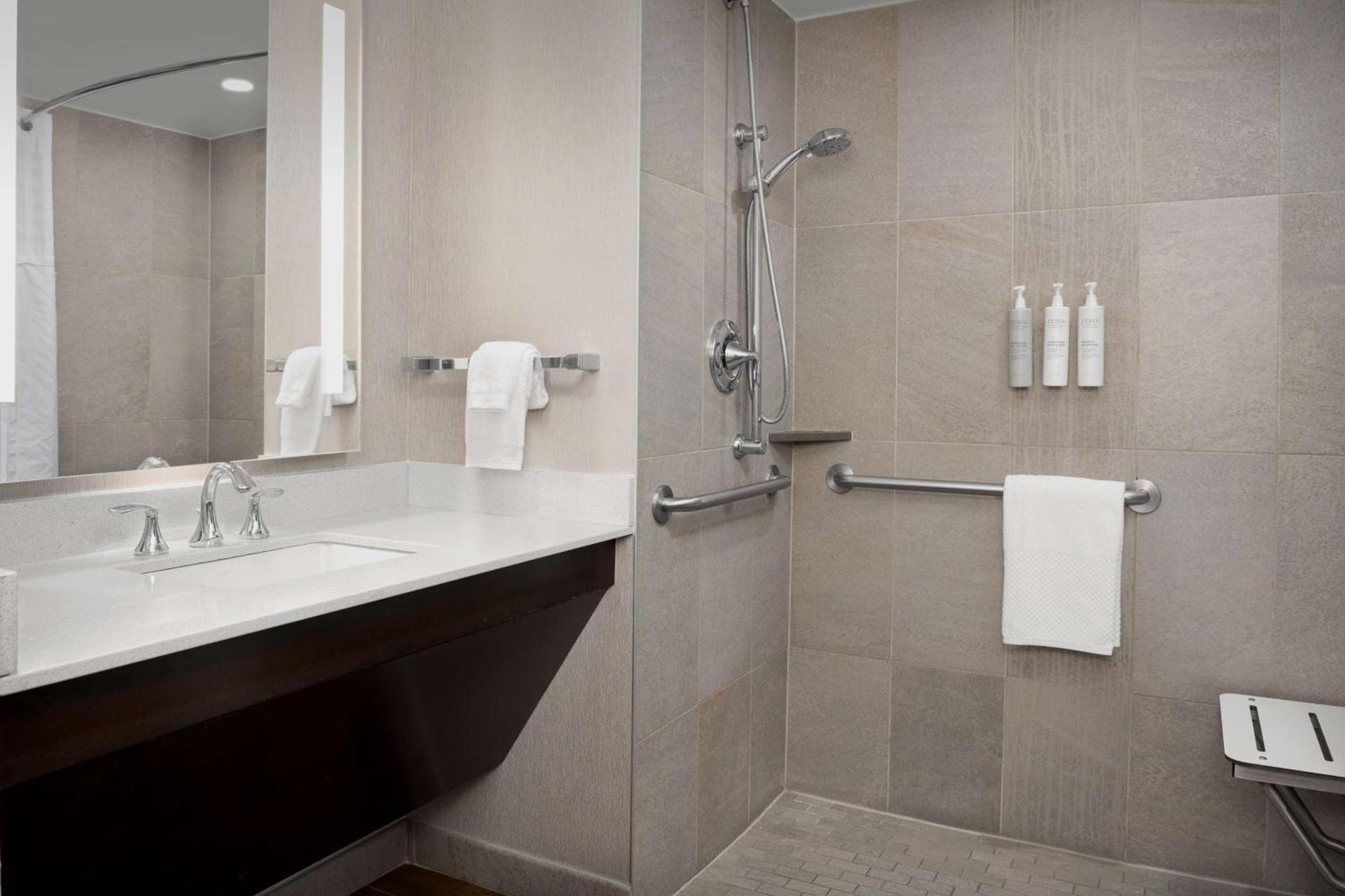 Embassy Suites Springfield photo 32