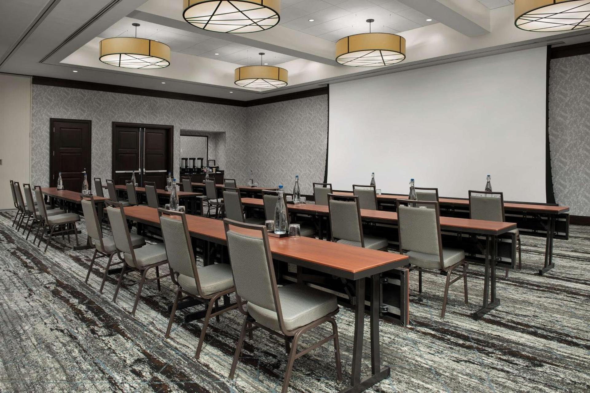 Embassy Suites Springfield photo 37