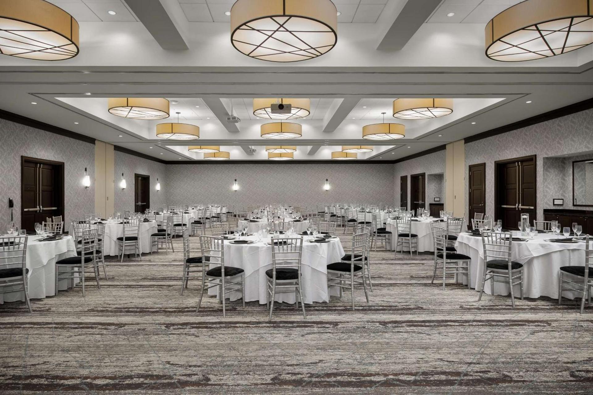 Embassy Suites Springfield photo 42