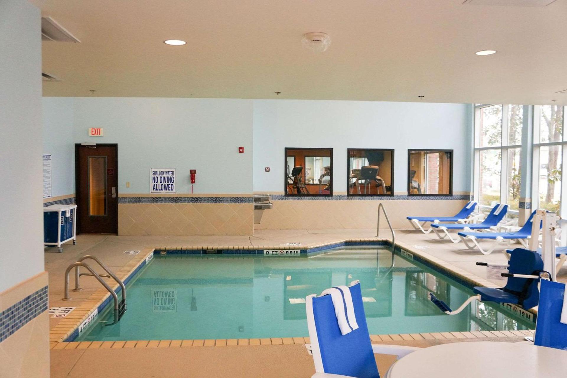 Comfort Suites Charleston West Ashley photo 30