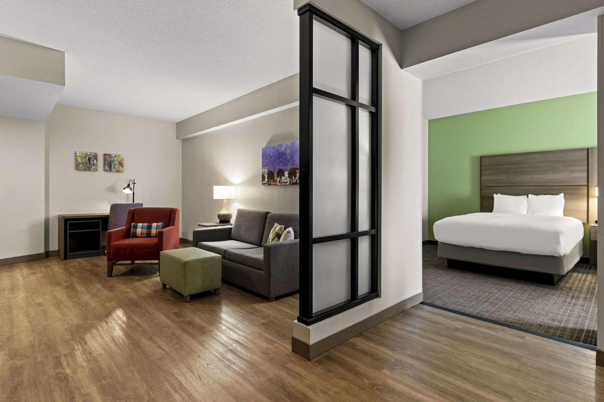 Comfort Suites Charleston West Ashley photo 17
