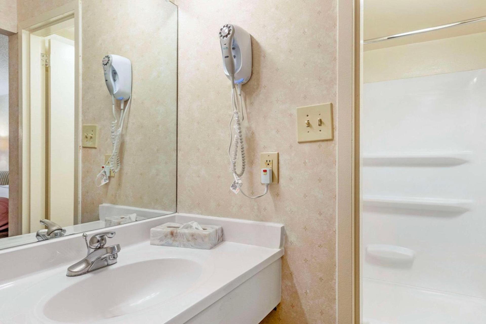 Quality Inn Vienna - Tysons Corner photo 12