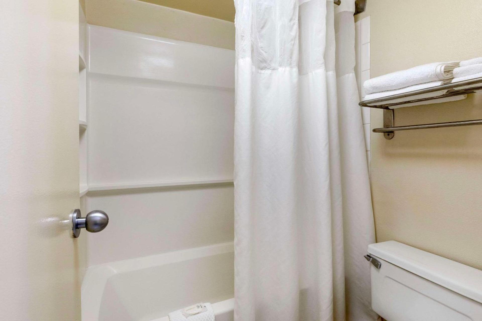 Quality Inn Vienna - Tysons Corner photo 16