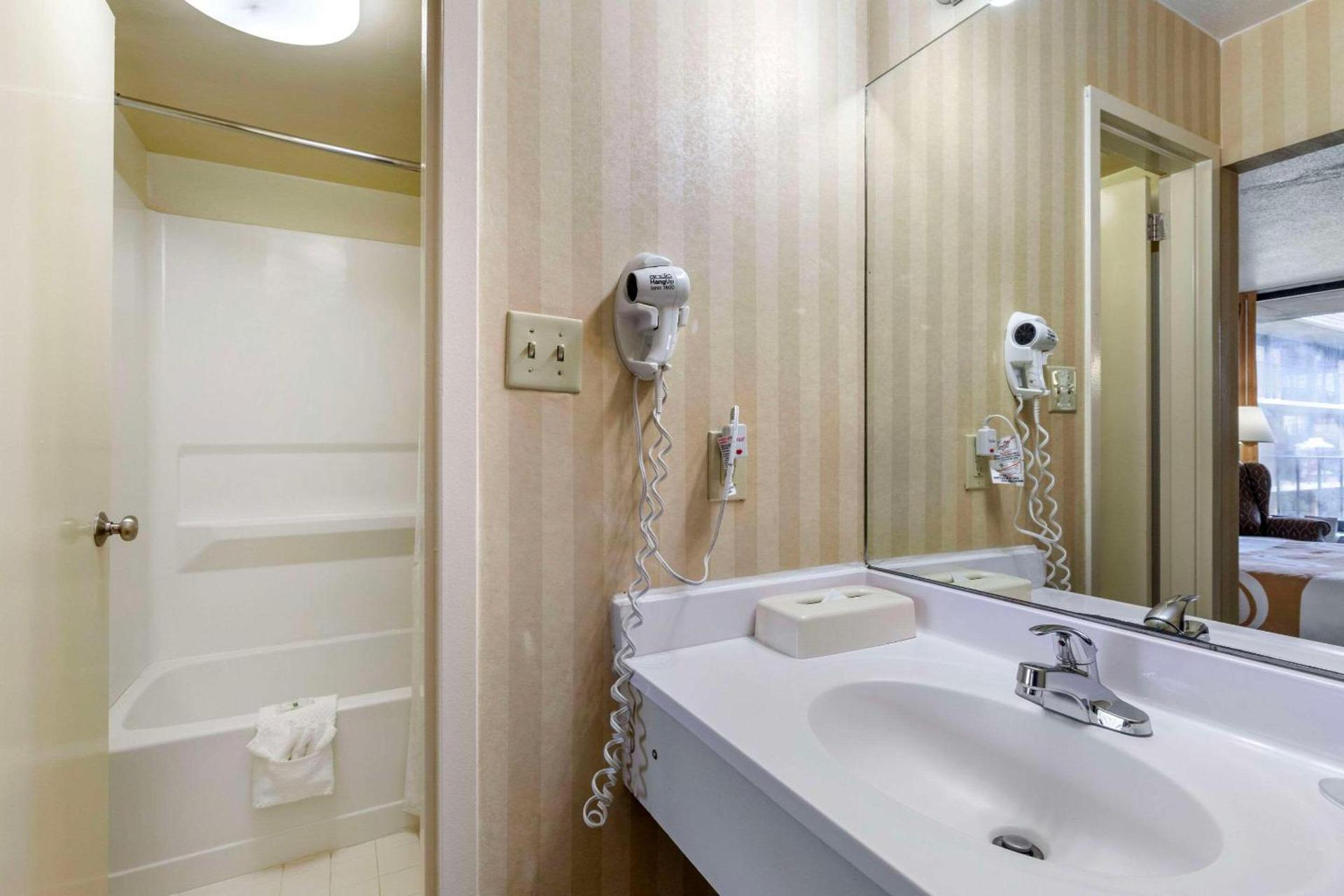 Quality Inn Vienna - Tysons Corner photo 20