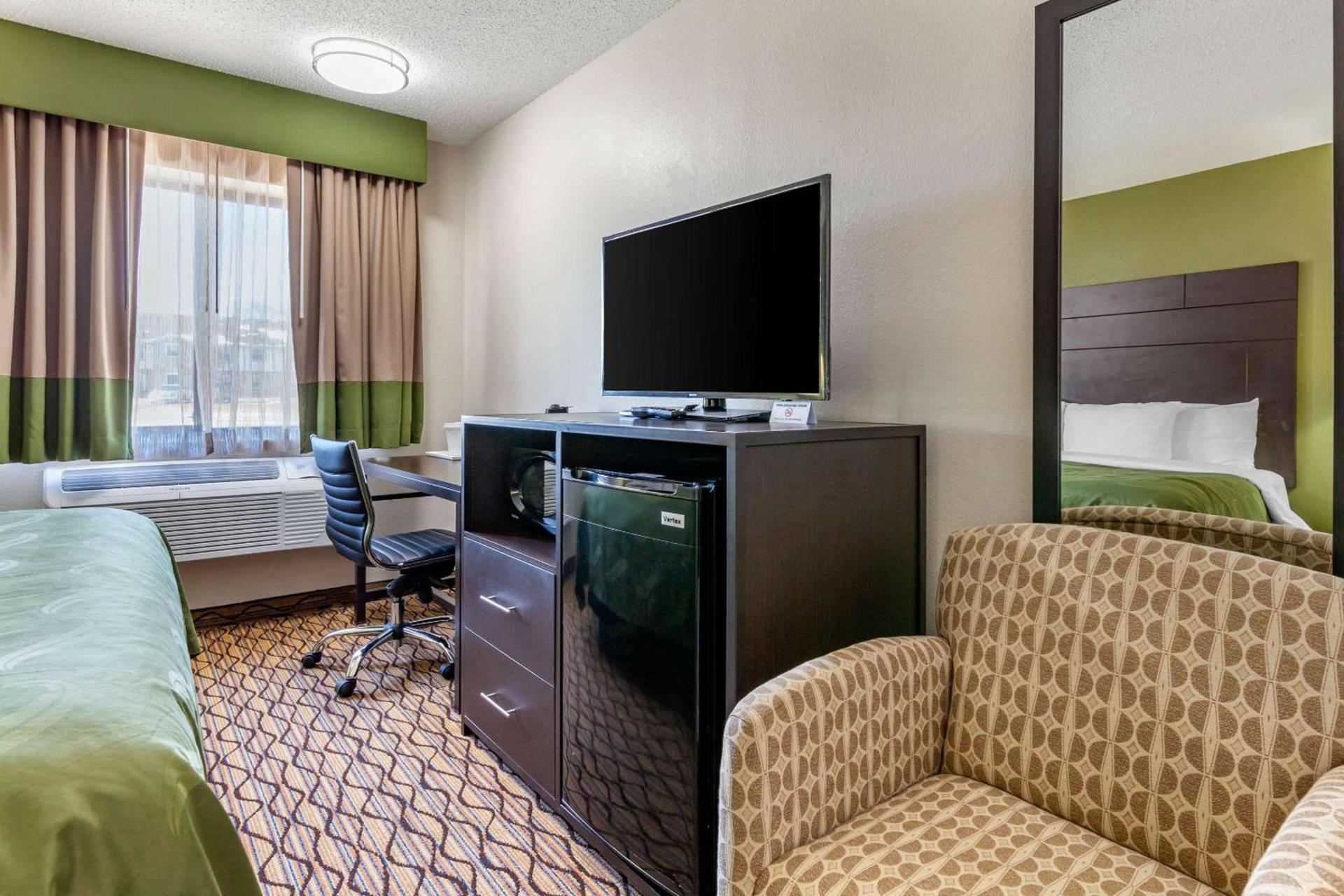 Quality Inn New London photo 11
