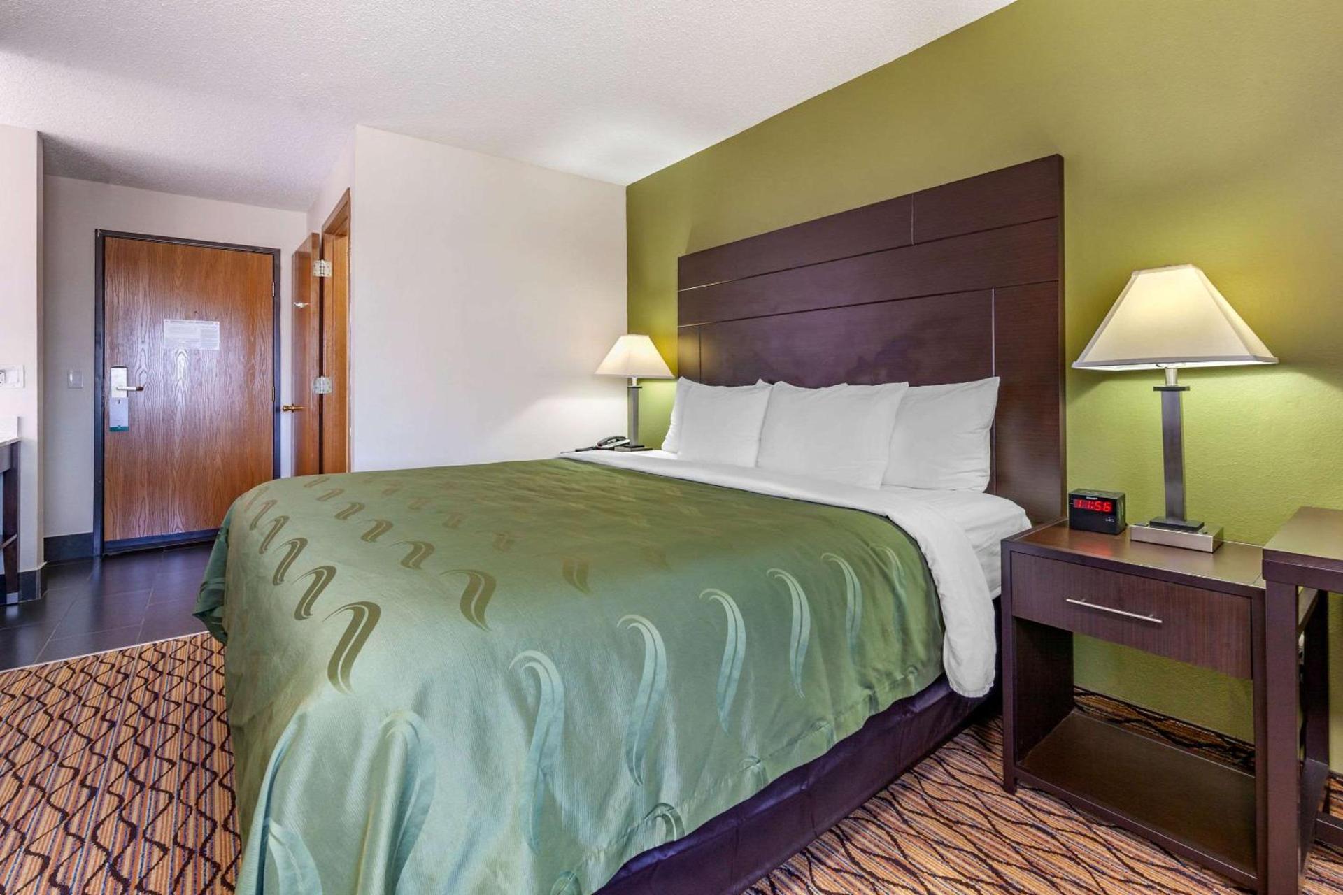 Quality Inn New London photo 14