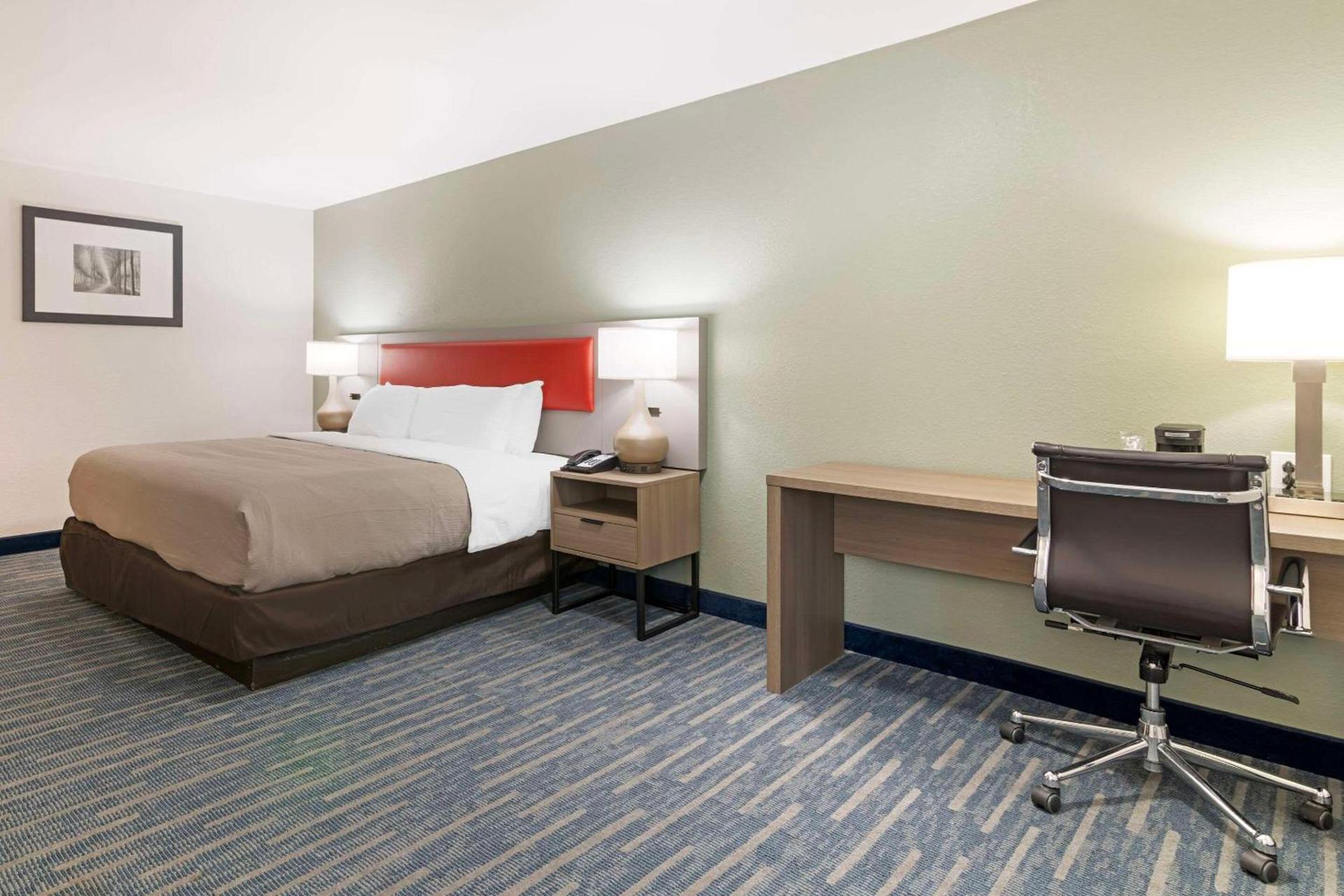Quality Inn Lebanon - Hanover photo 9