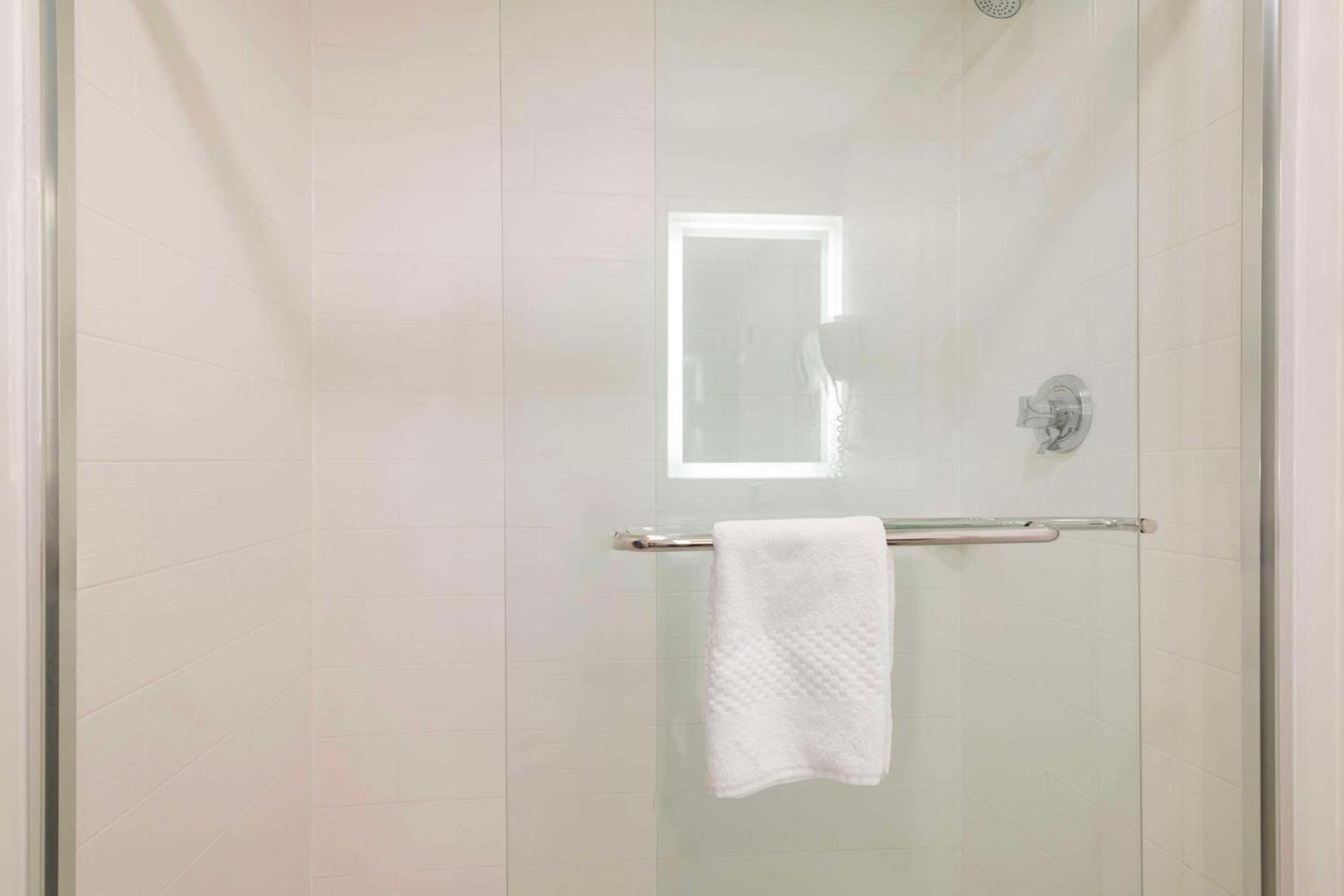 Quality Inn Lebanon - Hanover photo 17
