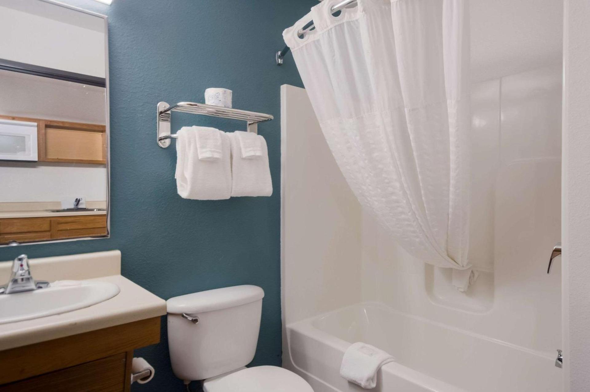 WoodSpring Suites Johnson City photo 18