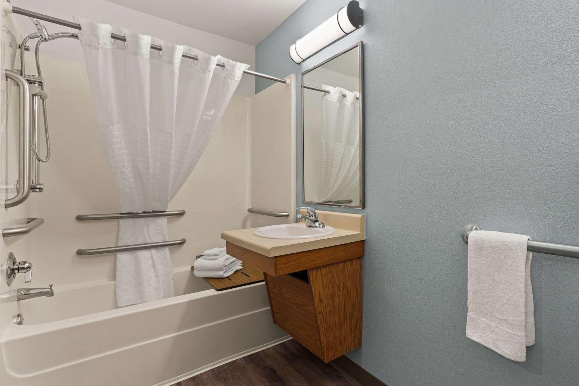 WoodSpring Suites Augusta Riverwatch photo 15