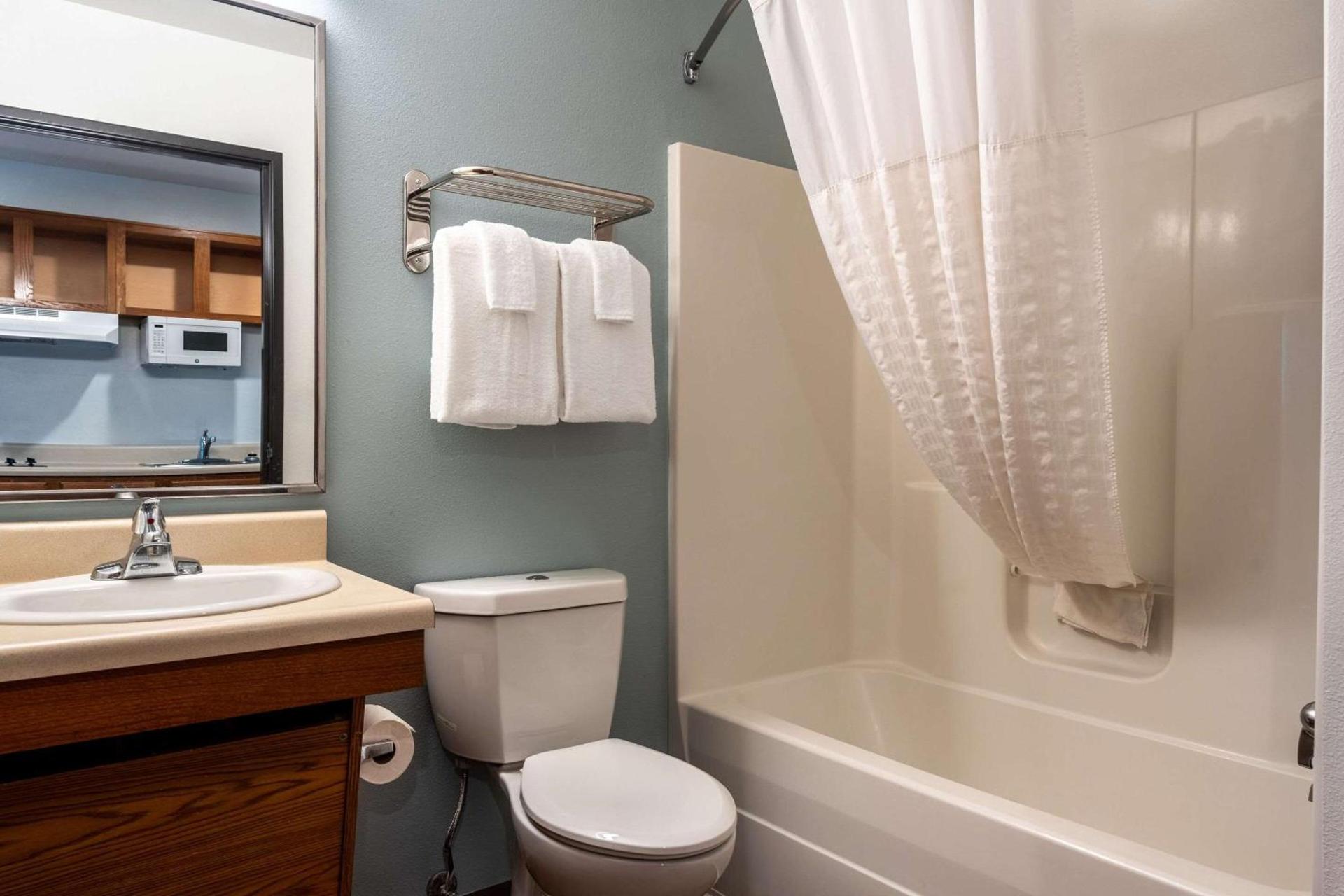 WoodSpring Suites Macon West I-475 photo 13