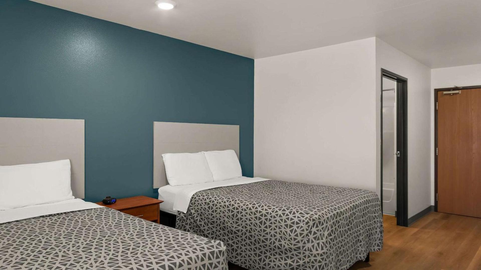 WoodSpring Suites Evansville photo 7